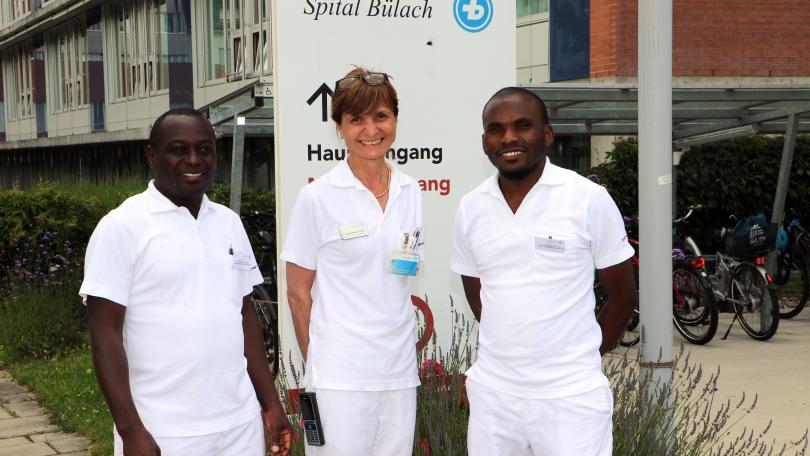 Zwei Aerzte aus Tansania sind zu Besuch im Spital Bülach
